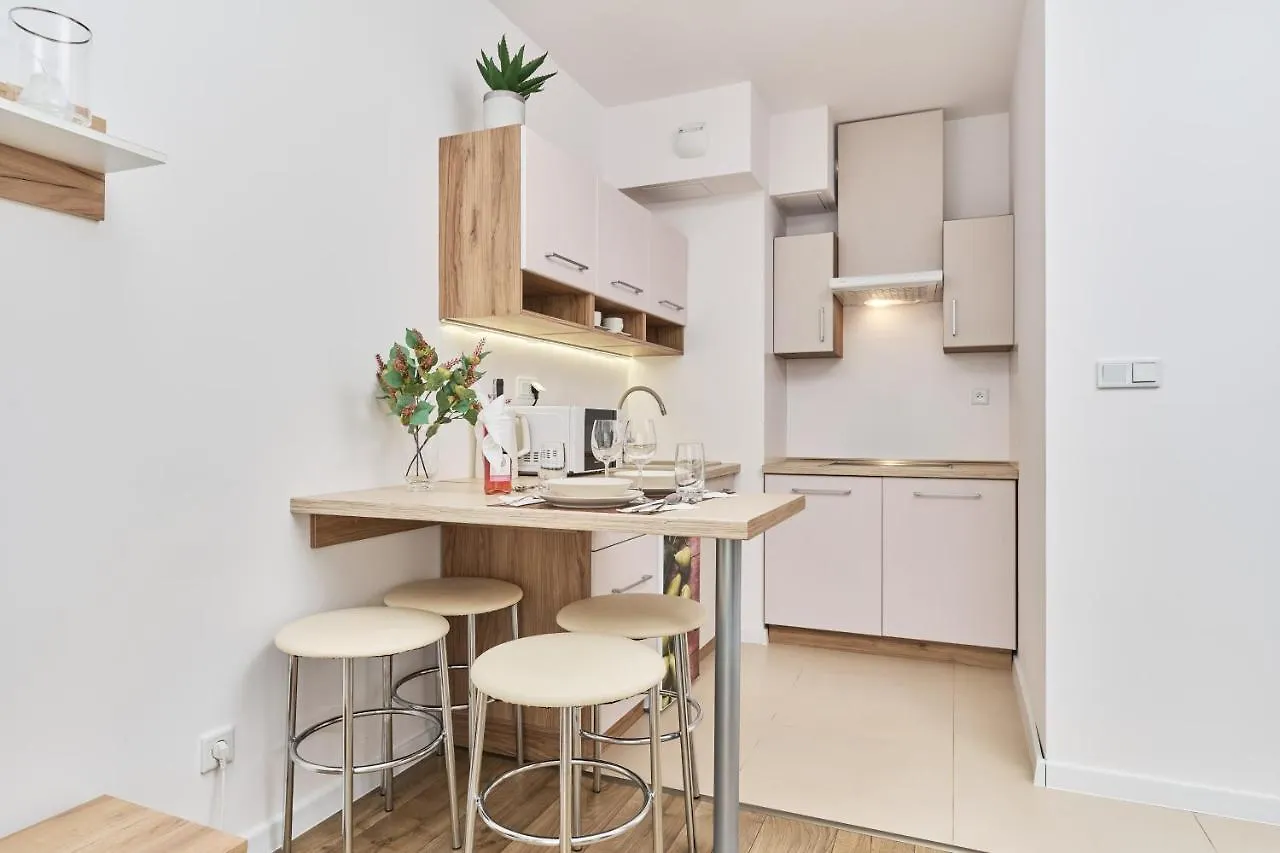 Apartment Krakowska 39 With Ac & Parking & Loggia Wroclaw By Noclegi Renters 0*,