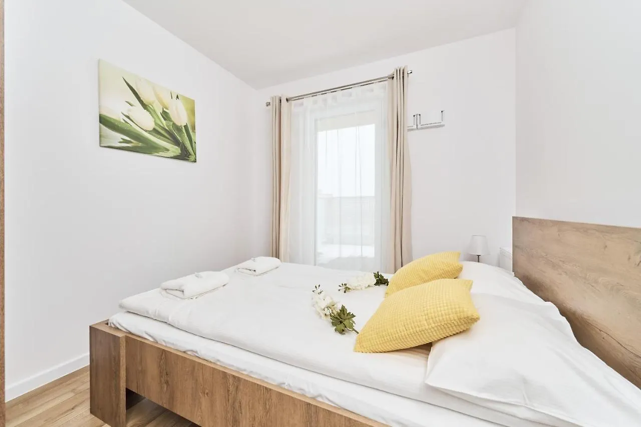 Apartment Krakowska 39 With Ac & Parking & Loggia Wroclaw By Noclegi Renters